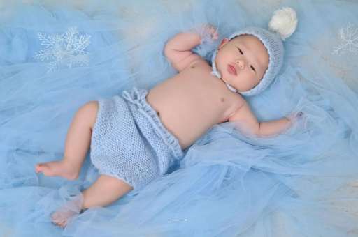 常州宝宝睡迷糊了才肯吃奶 常州宝宝睡迷糊了才肯吃奶